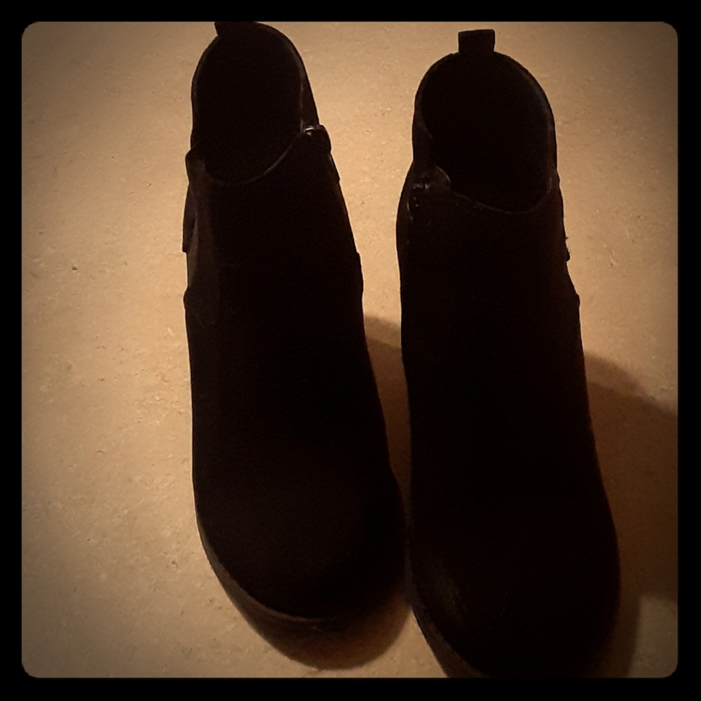 Black shoes